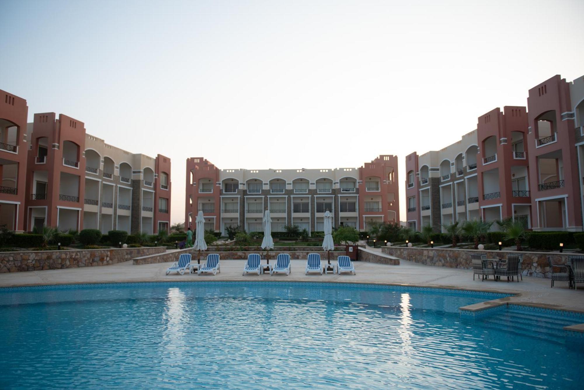 Oyster Bay Beach Resort Abu Dabbab Exterior photo