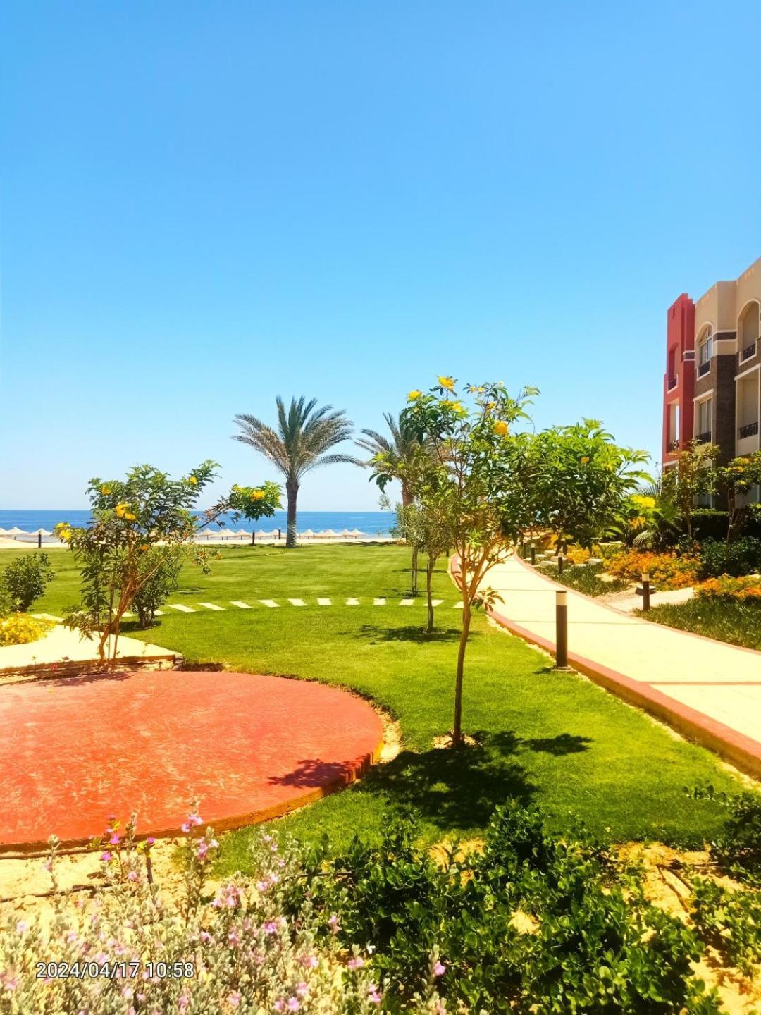 Oyster Bay Beach Resort Abu Dabbab Exterior photo