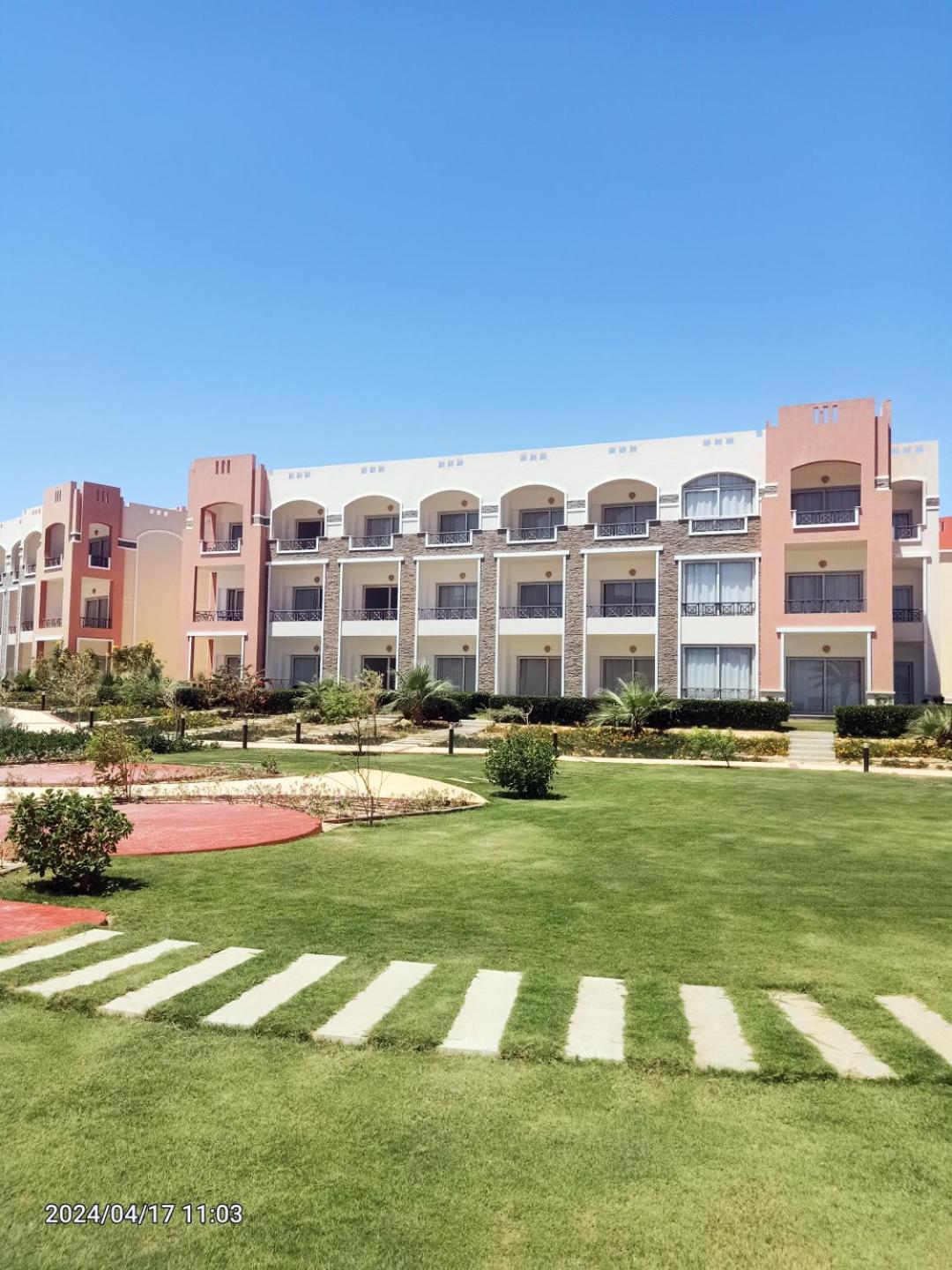 Oyster Bay Beach Resort Abu Dabbab Exterior photo