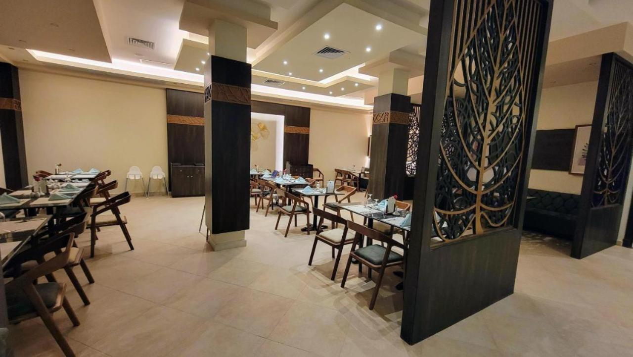 Oyster Bay Beach Resort Abu Dabbab Exterior photo