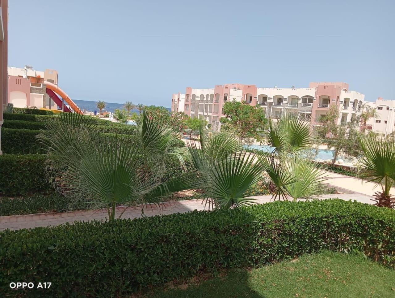 Oyster Bay Beach Resort Abu Dabbab Exterior photo