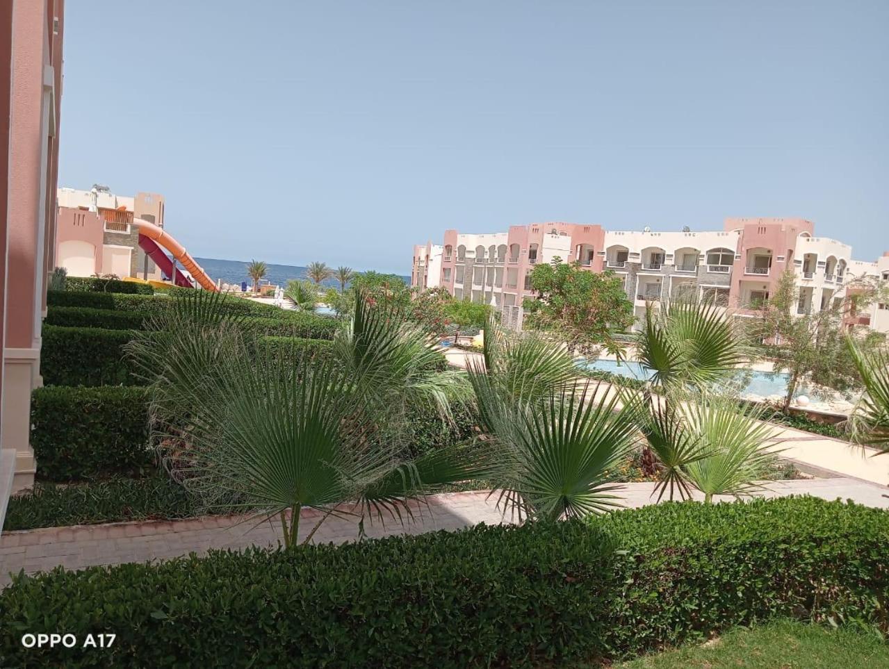 Oyster Bay Beach Resort Abu Dabbab Exterior photo